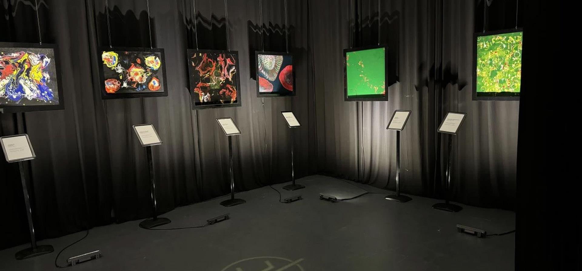  Eser seçkilerinden yaptığı 3.kişisel sergisi “Kavuşma” 